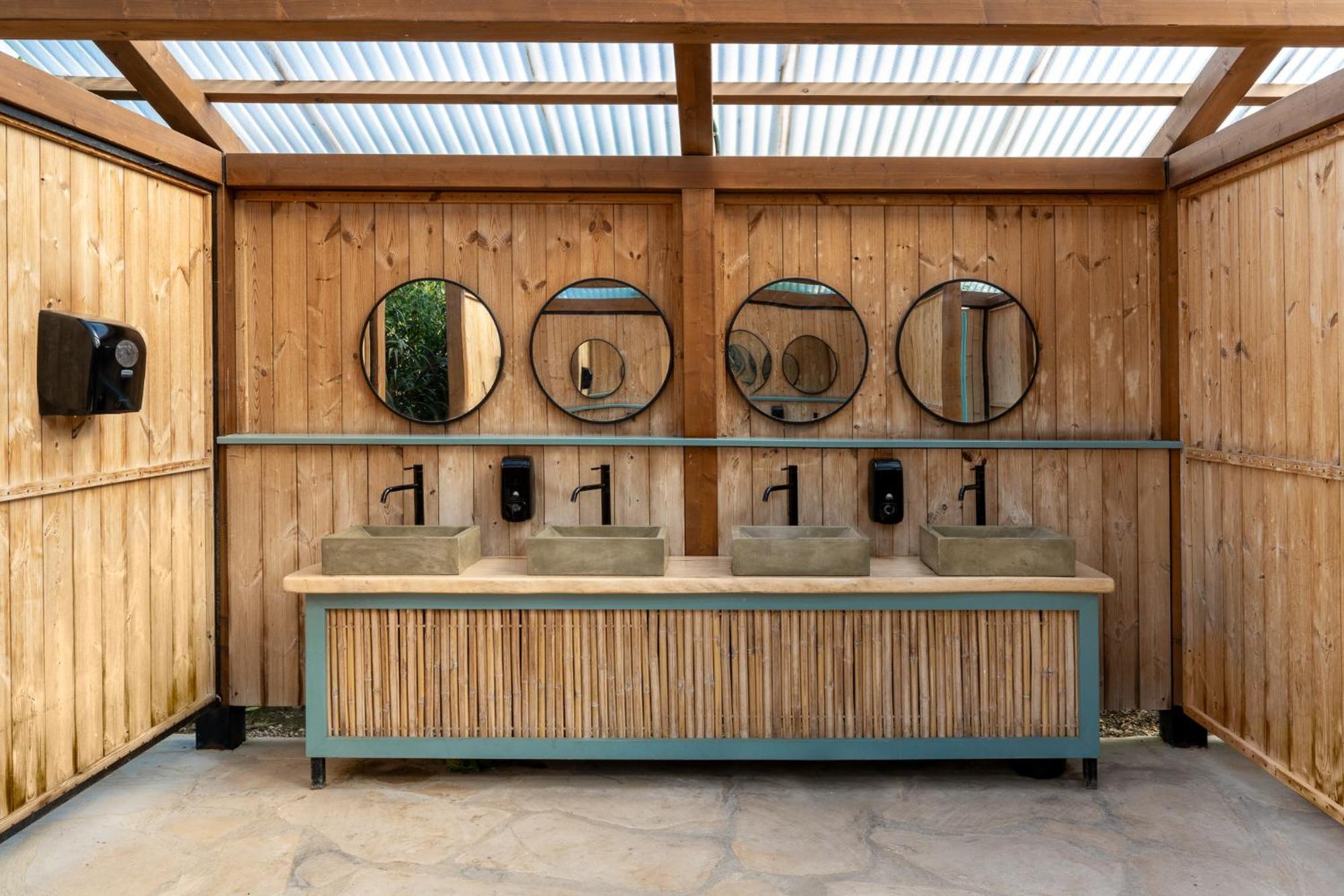 Отель Layla Glamping Нир-Давид Экстерьер фото